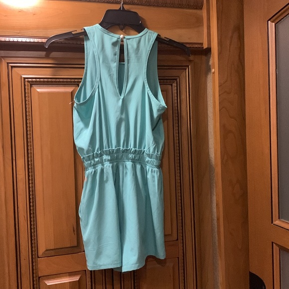 NWOT Z by Zella Girl Sleeveless Ruffle Waist Romper in Teal Lagoon Size 7 - Picture 3 of 10